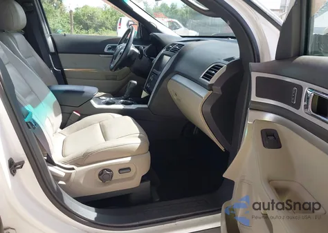 2011 Ford Explorer z USA, uszkodzony, nr VIN 1FMHK7D83BGA41444